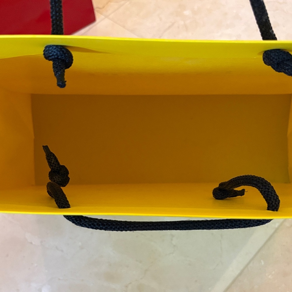 Ferrari Beverly Hills Gift Bags. - Picture 7 of 7